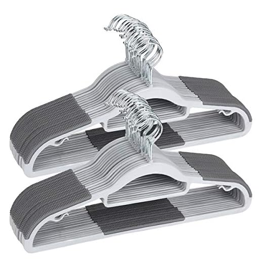 Lightweight Plastic Clothes Hangers with Grip