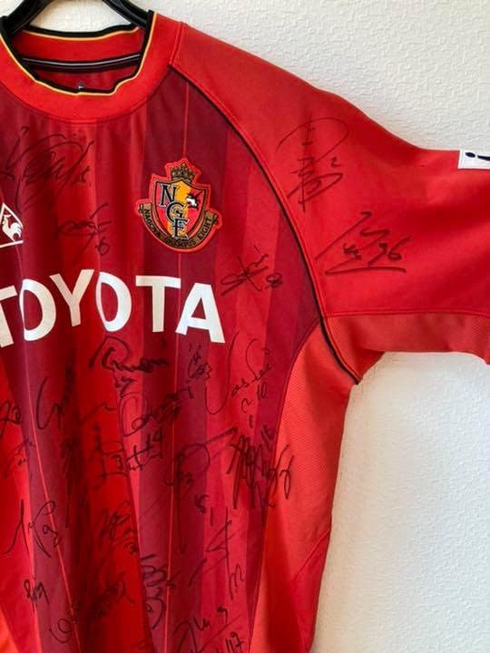 名古屋グランパスエイト　サイン入りユニフォーム　楢崎正剛　他　寄せ書き 名古屋グランパスエイト サイン入りユニフォーム 楢崎正剛 寄せ書き