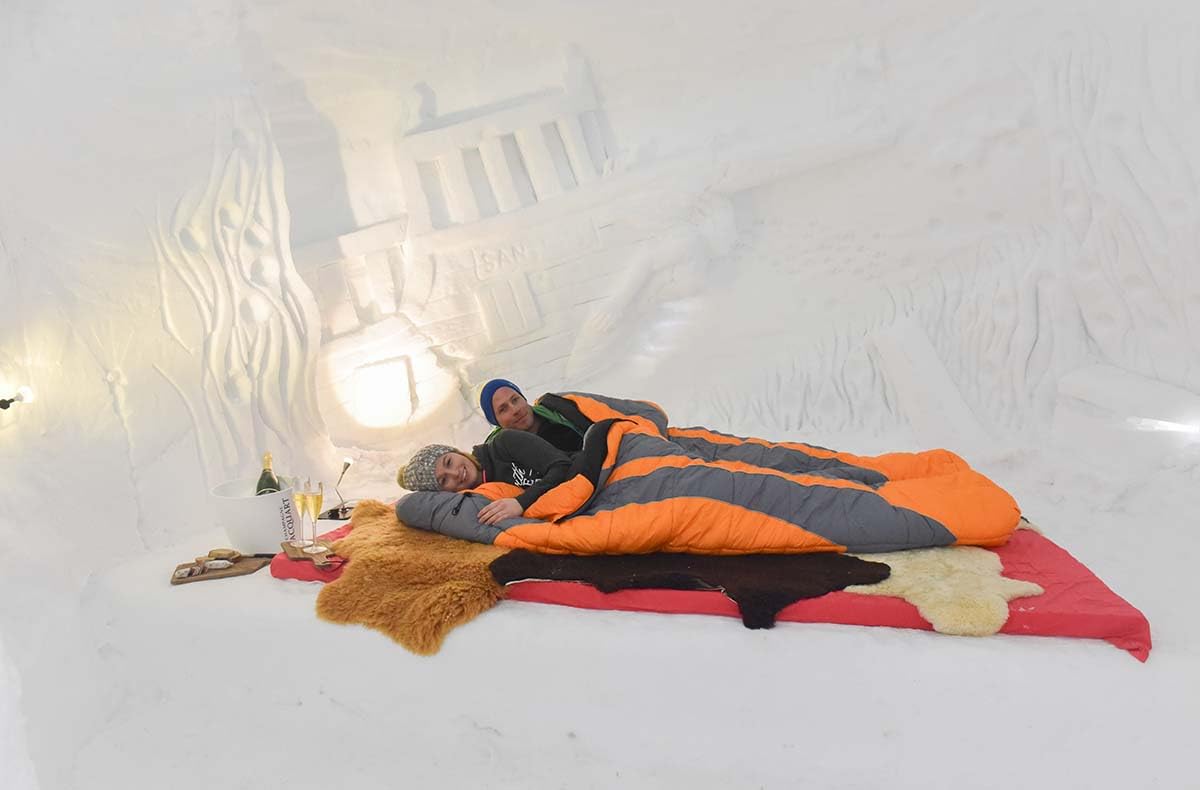 JOCHEN SCHWEIZER Geschenkgutschein: Übernachtung Iglu-Suite Gstaad für 2 (1 Nacht)