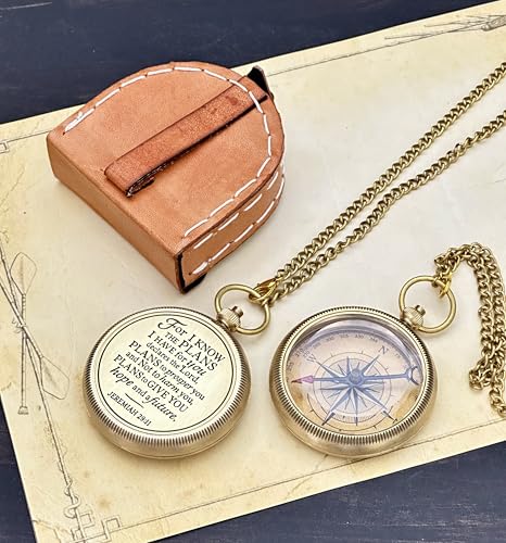 Brújula grabada en latón con estuche de cuero miniatura 6
