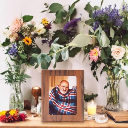 Image of Neem Karoli Baba Photo Frame for Table & Desk | Neeb Karori Baba (Picture Size 5x7 Inch) - GR-1085