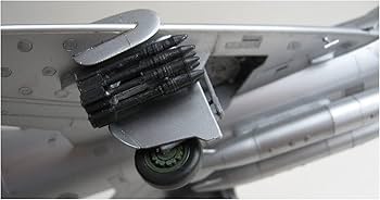 Amazon | モデルズビット 1/72 ソ連空軍 スホーイ Su-7B フィッター