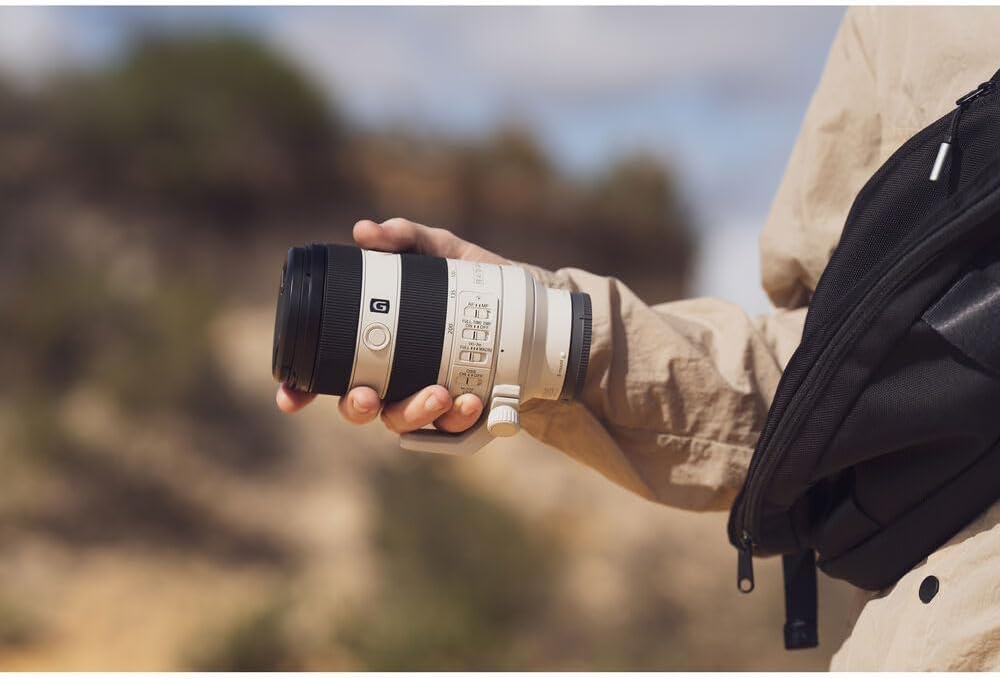 Sony FE 70-200mm f/4 Macro G OSS II Full-Frame Compact Telephoto Zoom Lens E Mount (SEL70200G2) + Filter Kit + Cap Keeper + Cleaning Kit