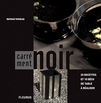Paperback CARREMENT NOIR [French] Book