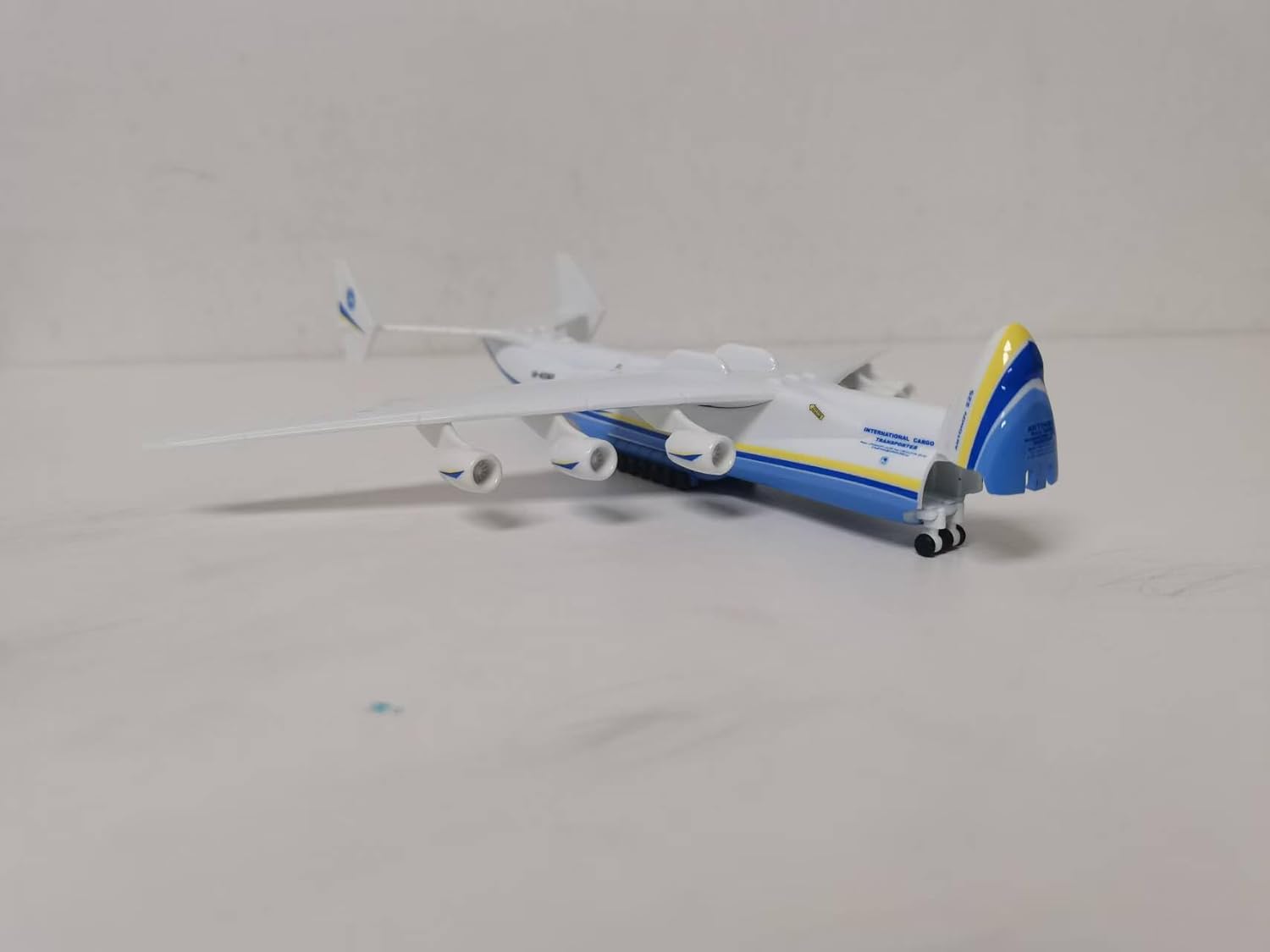 21 cm Antonov An-225 An-124 Mriya Airplane Model 1/400 Aircraft ABS Plane Model with Stand for Collections or Gift，Open Cabin Door