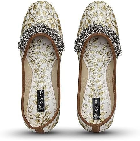 YASH & CO. Rajasthani Embellished Payal and Ghungroo Mojari | Hand Crafted Women's Ethnic and Traditional Jutti | Elegant and Comfortable