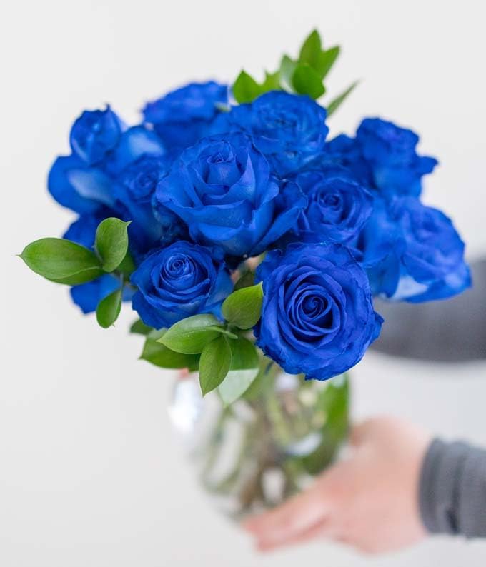 Miniatura 4 de From You Flowers - Una docena de rosas azules con bombones con florero de cristal (ramos de flores frescas) cumpleaños, aniversario, recuperarse,