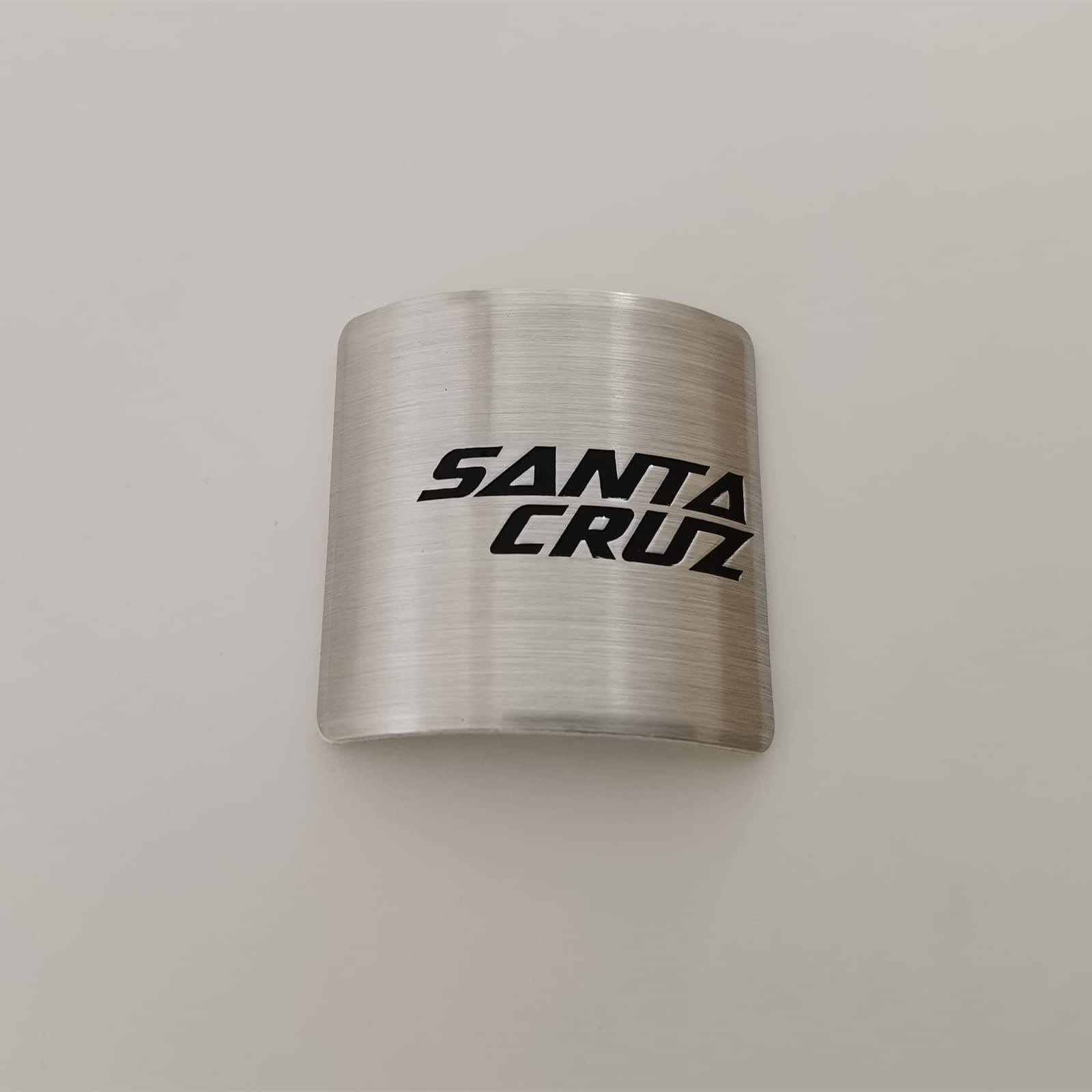 Odznaka na rower Santa Cruz, naklejka na rower górski, DIY spersonalizowany znak dekoracyjny, miękka naklejka ze stopu aluminium (Santa Cruz (srebrna)