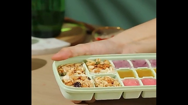 Molde para cubitos de hielo de silicona con tapa y pala miniatura 7