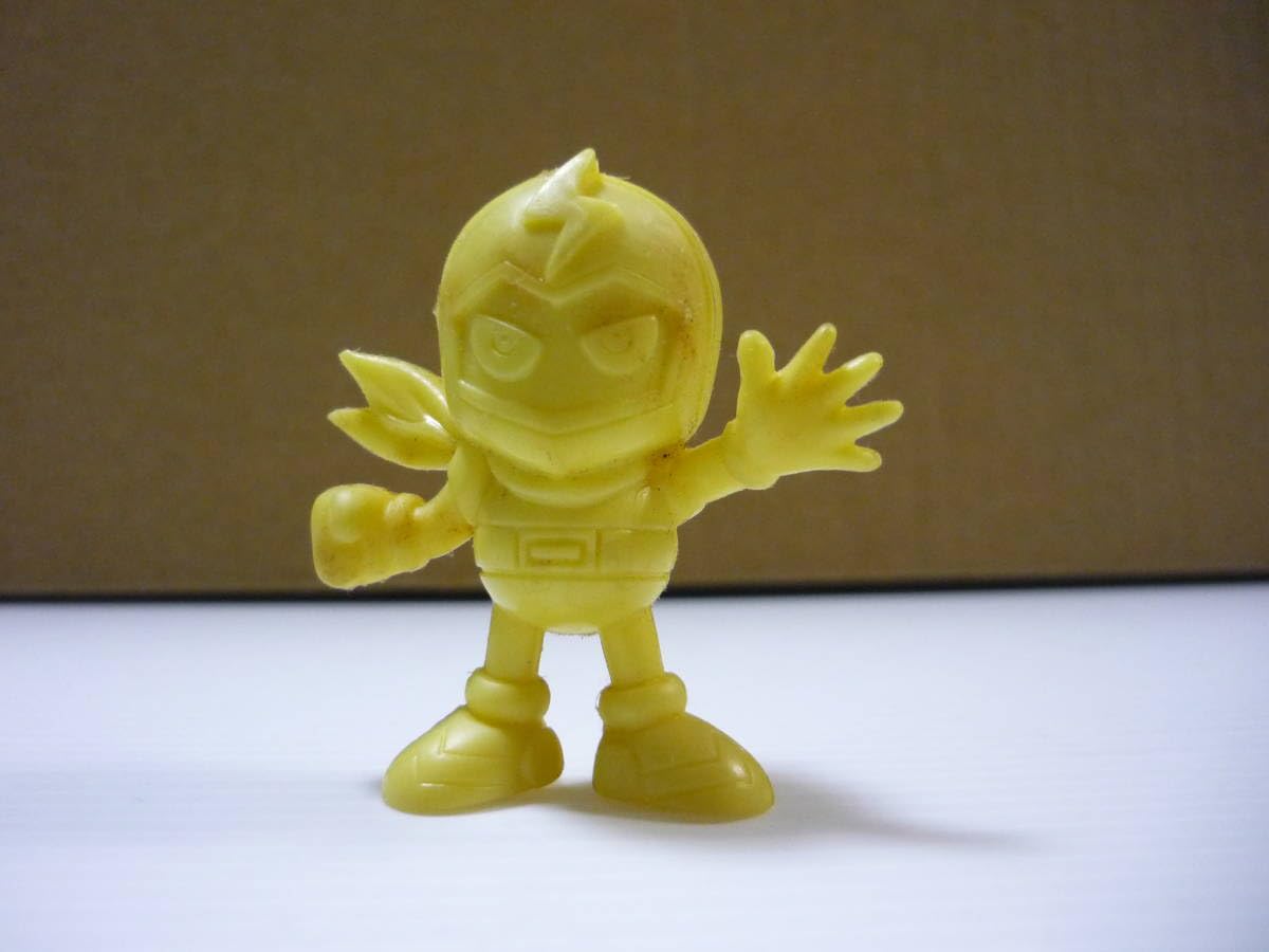 Amazon | 人形 プラズマボンバー 黄色 ボンバーマン 消しゴム 消しゴム