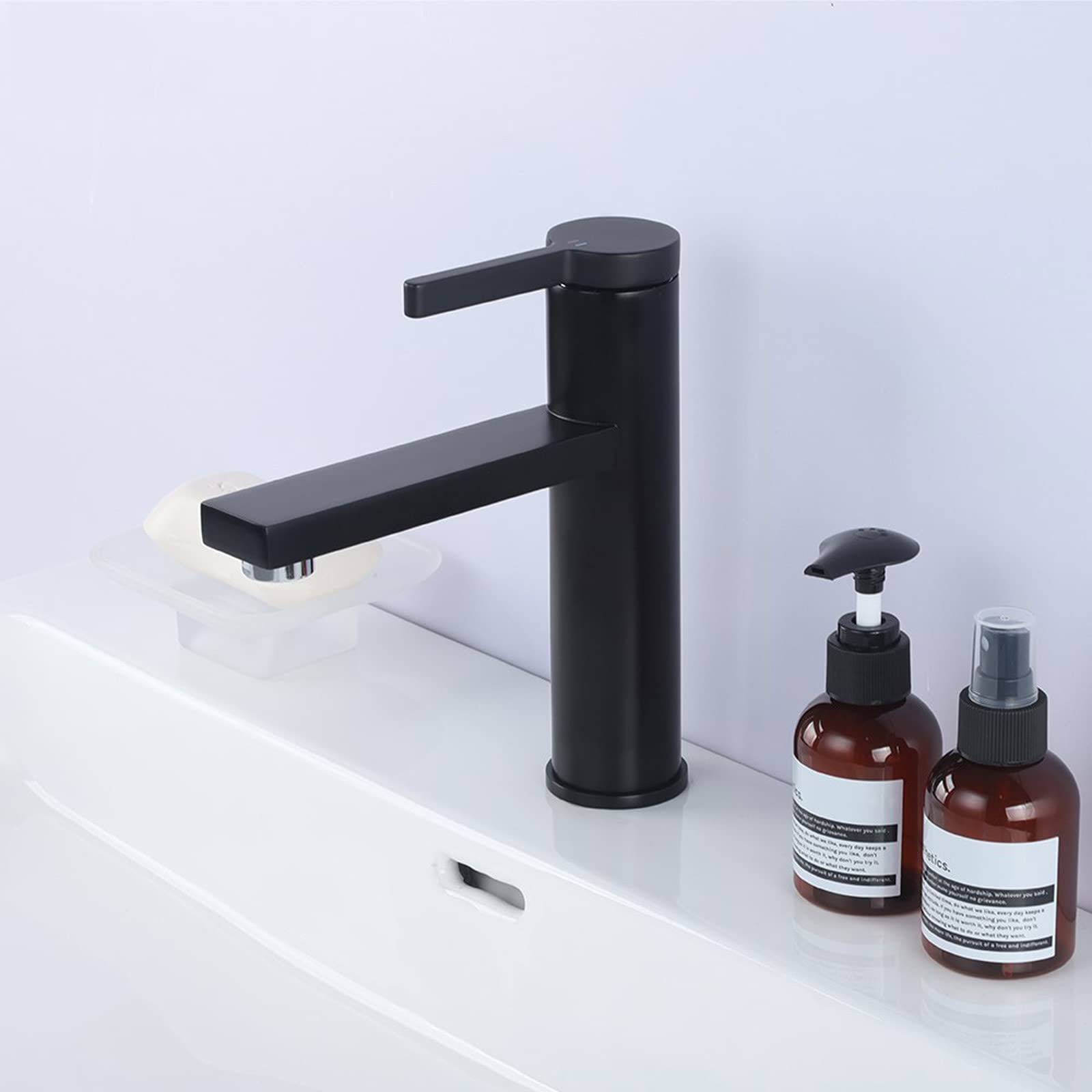 Bateria łazienkowa Mosiężny aerator Bateria umywalkowa do łazienki Pojedynczy uchwyt Pojedynczy otwór Bateria umywalkowa Bateria umywalkowa z ciepłą i zimną wodą Bateria zlewozmywakowa z wężem