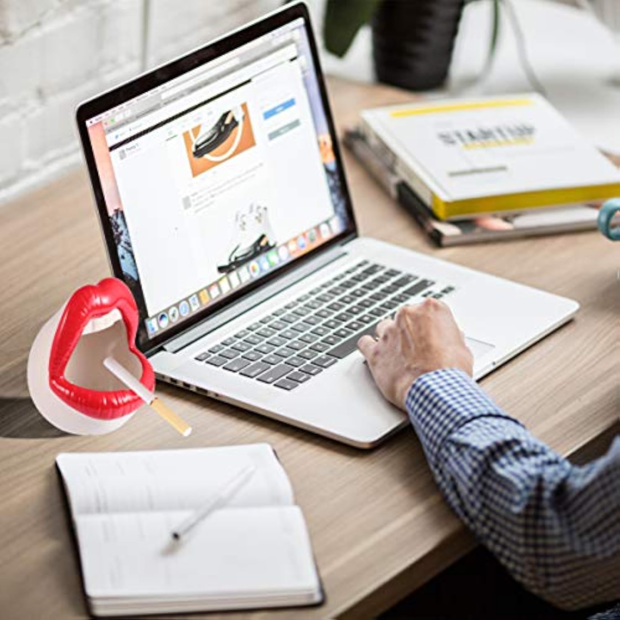Creative Ceramic Mouth Smokeless Ashtray for Home
