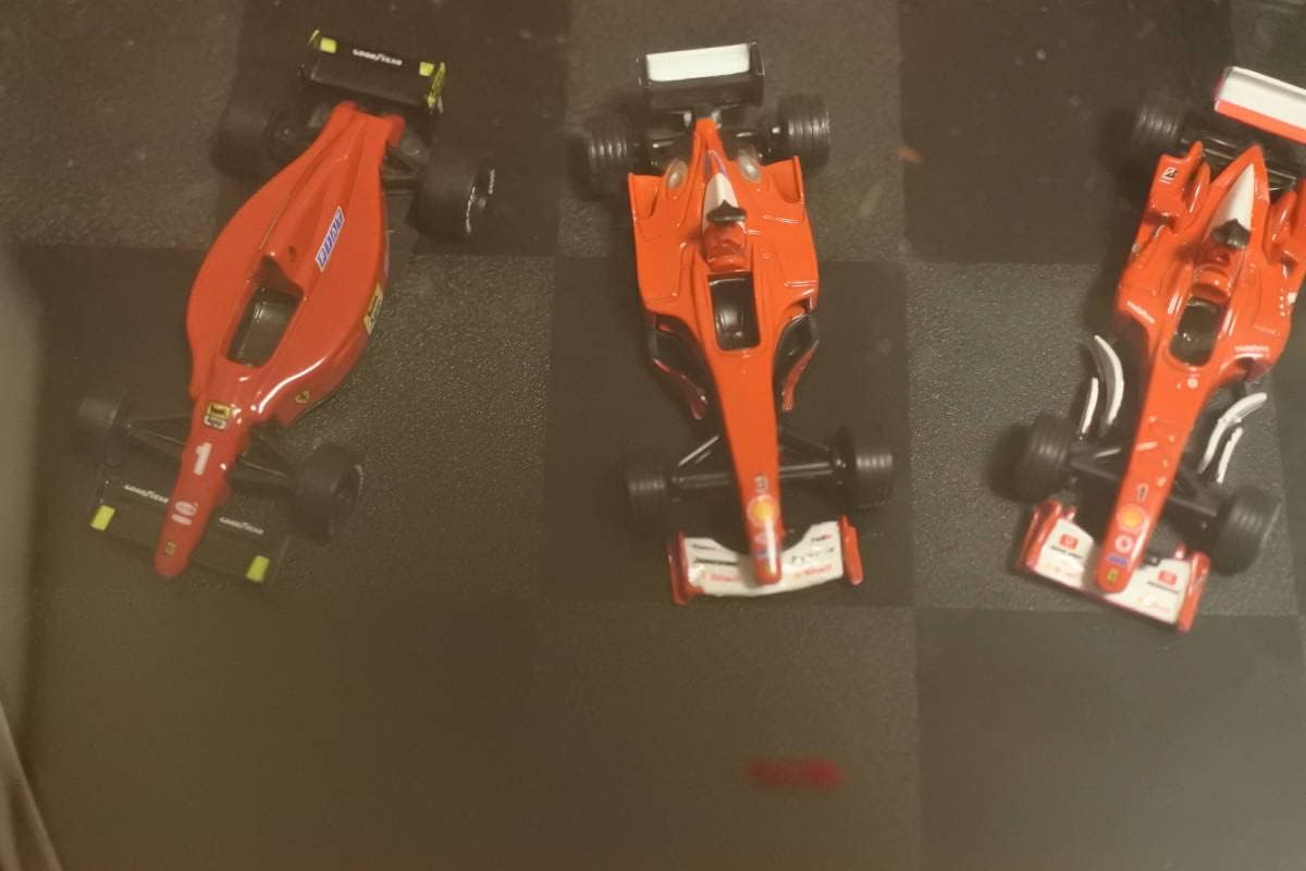 希少フェラーリ奇跡のF1コレクションミニカーセット 7台 専用ケース付き 希少フェラーリ奇跡のF1コレクションミニカーセット 7台 専用ケース