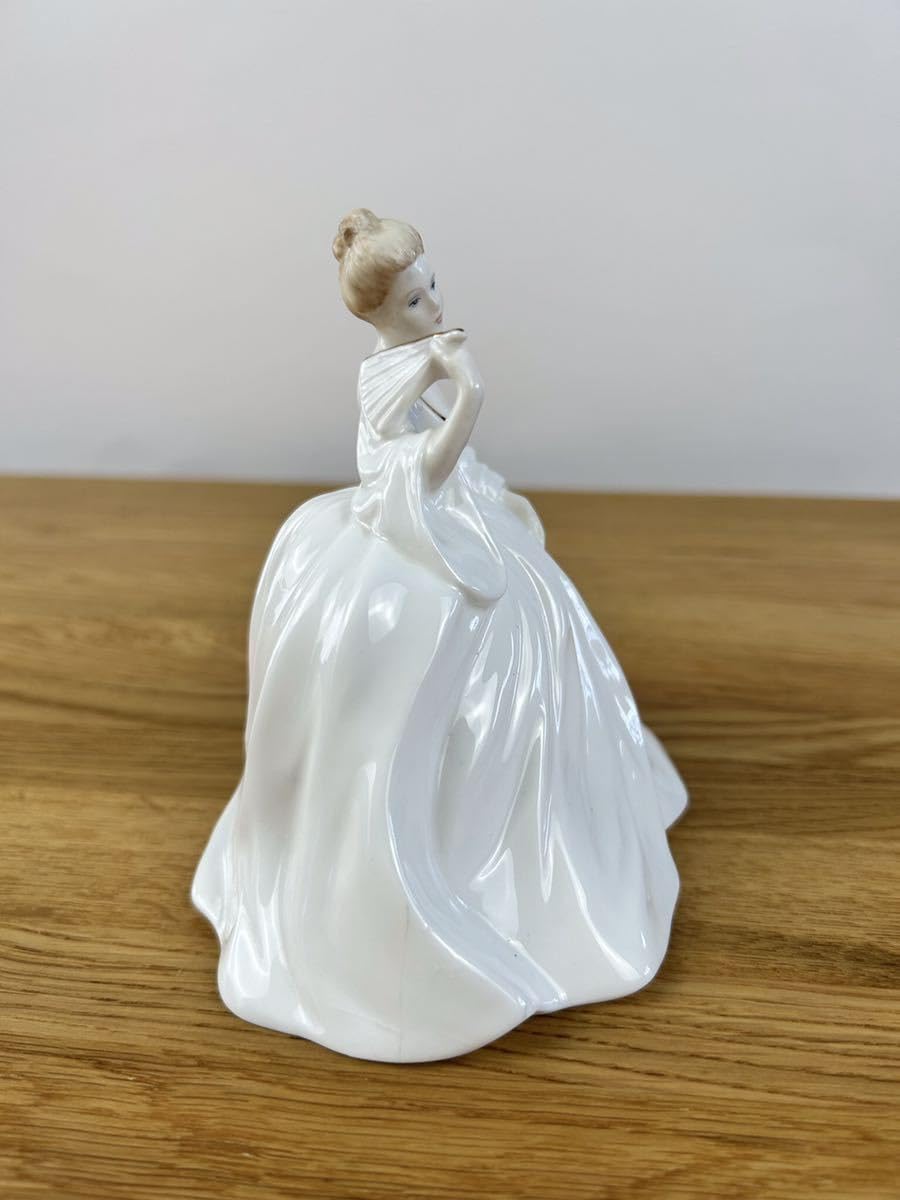 Amazon.co.jp: 英国ヴィンテージ コールポート フィギュリン