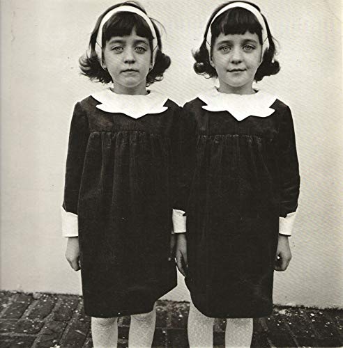 Diane Arbus: an Aperture Monograph [Unqualified] B000GWTTUO Book Cover