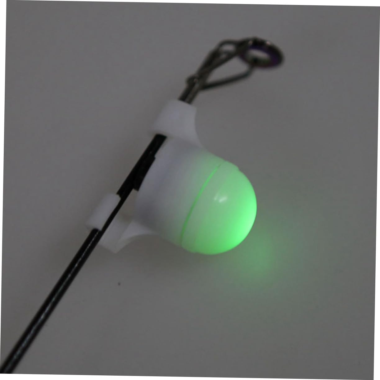 INOOMP 12 Pz Luce Di Allarme Per La Pesca Notturna Lampade a Induzione Da Pesca Indicatore Di Morso Di Pesca Luce Del Morso Di Pesca Scambisti Di Carpe Portato Bianca Plastica Splendere