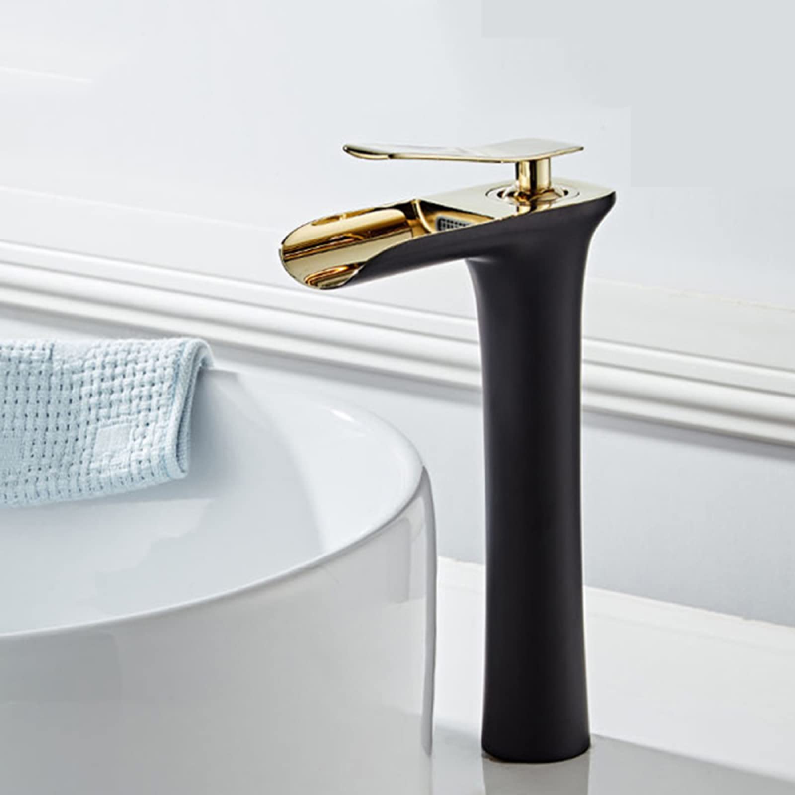 Robinet cascade noir et or pour évier de salle de bain haut