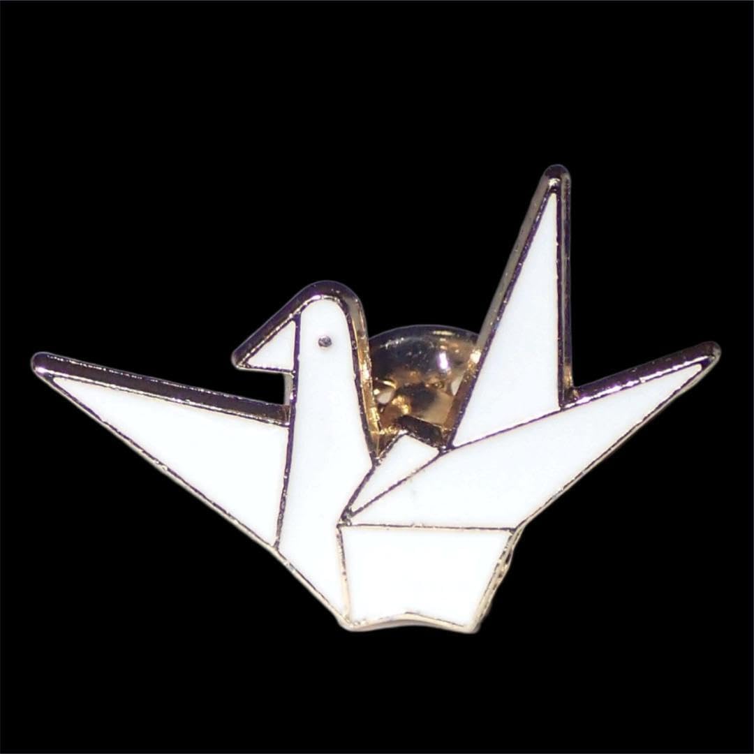 【美品】イタリアパビリオン「シチリアイベント限定ピンバッジ」折り鶴デザイン 大阪万博 イタリアパビリオン ピンバッジ - メルカリ