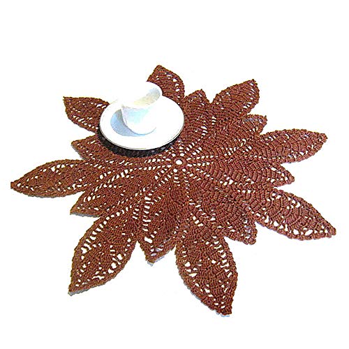 Centrino grande con foglie all'uncinetto