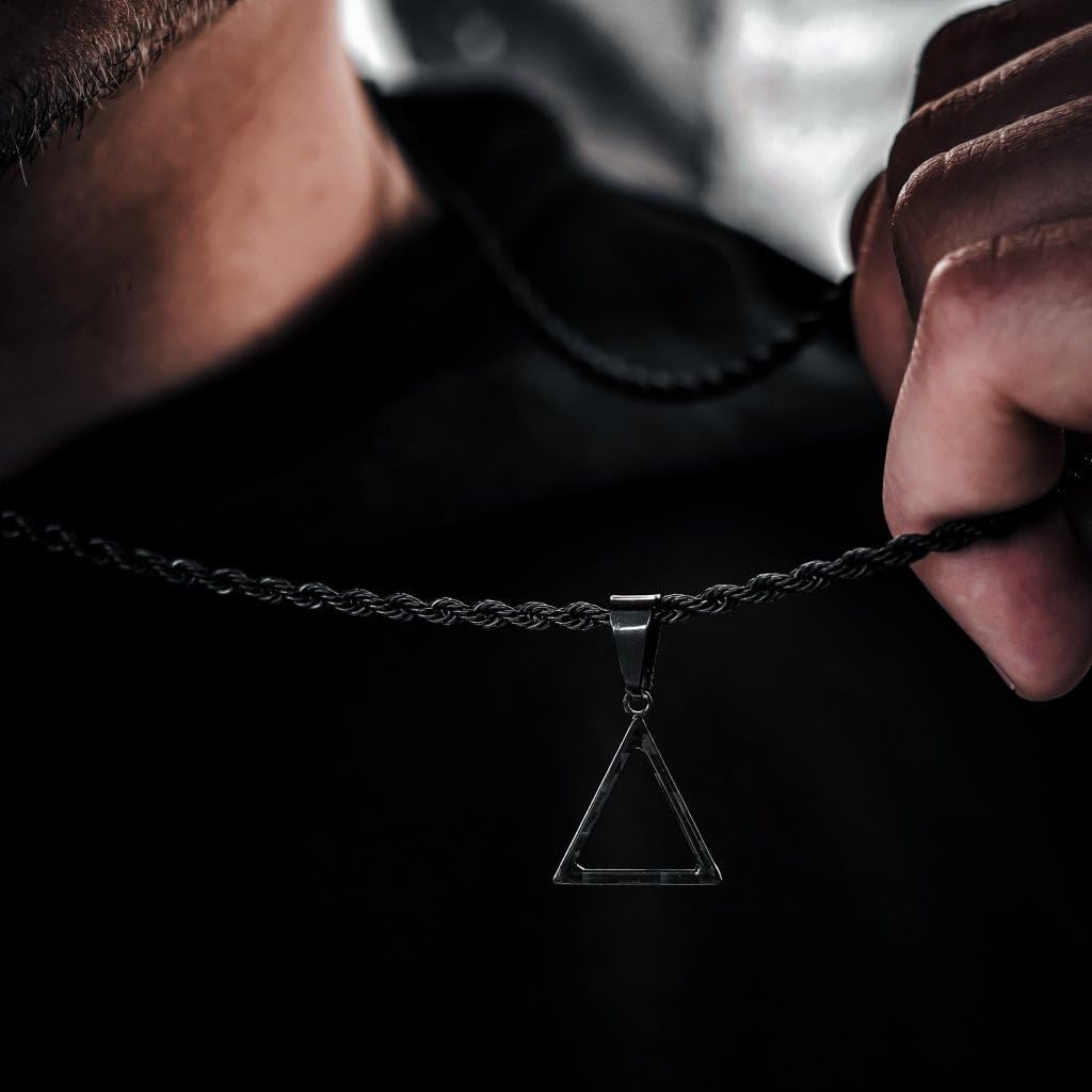 Collana con Ciondolo Triangolo in Fibra di Carbonio | Catena in acciaio inossidabile nero | Catena di corda | Collana Nobile | Gioielli da uomo