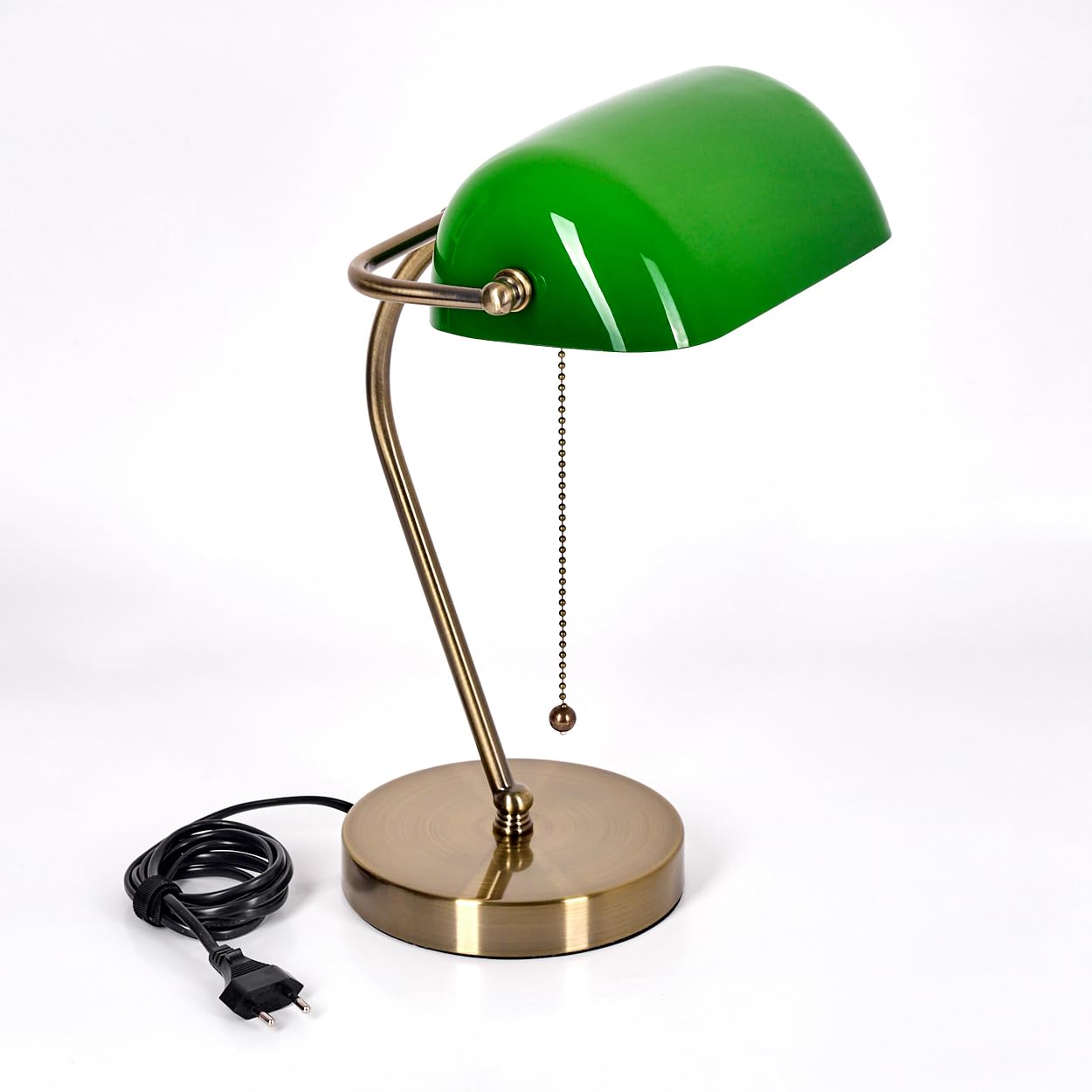 HOFSTEIN Tischleuchte Tremoceira, Tischlampe aus Metall/Glas in Altmessing/Grün/Weiß, traditionelle Bankerlampe, Schreibtischlampe für Büros im Retro/Vintage-Design mit Zugnschnur, Höhe 38 cm, 1 x E27