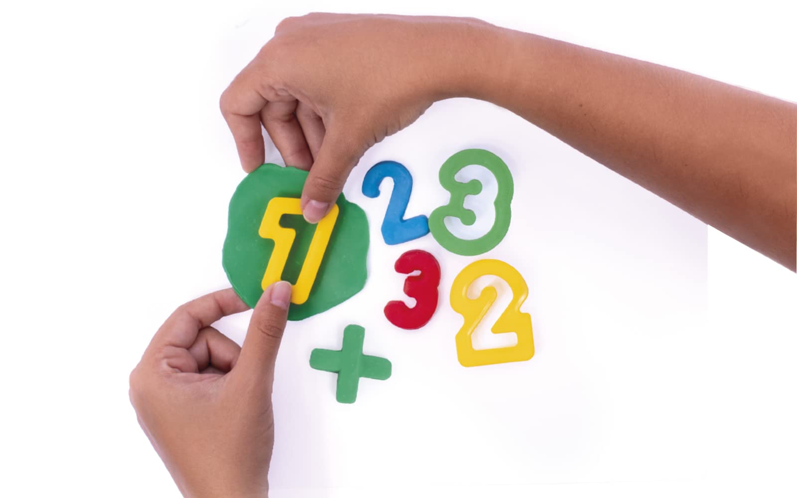 Jovi Baule Con 96 Stampini Per Argilla, Creta E Pasta Al Mais - Lettere, Numeri E Forme Geometriche Per Bambini Dai 3 Anni In Su