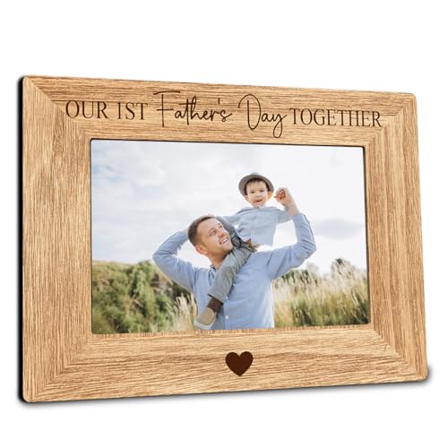 AKTFV Dad Picture Frame - Our 1st Fathers Day Together - 4x6 Wooden Photo Frame With Support - First Time Dad Gifts From Wife Daughter Son First Fathers Day Gifts for Father - A04