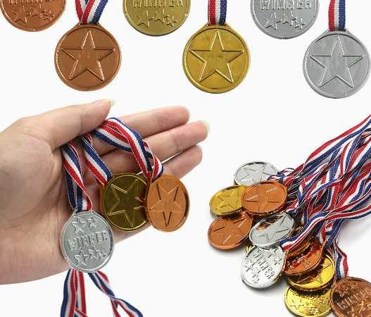 SHDOFN 30 Medaglie d'oro, d'Argento E di Bronzo, Design in Plastica, con Struttura A Corda, Premi per Competizioni per Bambini, Strumenti Incentive per Incontri Sportivi, Adatti A Scuole E attività.