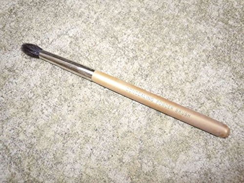 Concealing Powder Brush: Professional Make up Artist Brush, Solid Wood Handle, Natural Hair