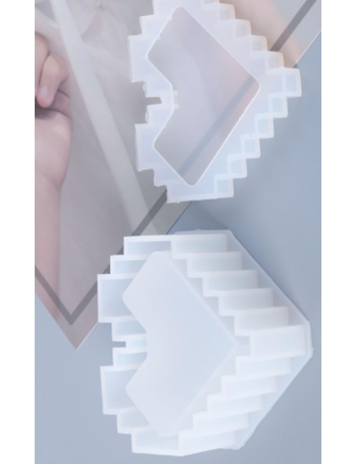 EnaMeena 1-Pack Zigzag-Shaped Storage Gift Box with Lid. Includes 2 Silicone Molds for Epoxy Resin Casting to Enhance Resin Art Creations, offering a Distinct and Personalized Touch.