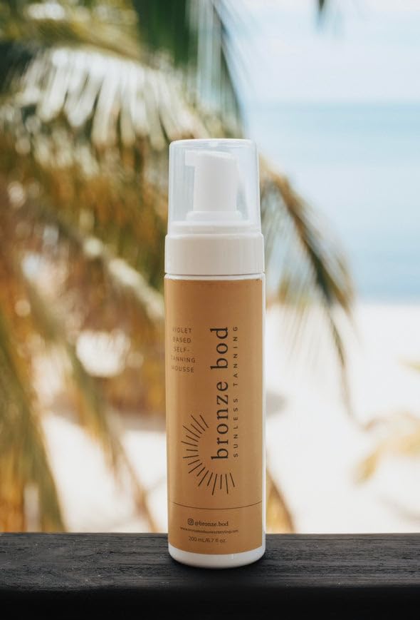 Miniatura 2 de Mousse autobronceador violeta  Autobronceador sin sol, ligera, orgánica, natural, sin rayas  Sin olor a bronceado falso, sin desagradables añadidos,