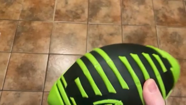 Balón De Fútbol Nerf Weather Blitz De Espuma – Tamaño Junior 9 Pulgadas, Apto Para Todo Clima, Agarre Texturizado, Ideal Para Playa Y Piscina