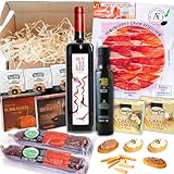 cestas de navidad 2018 🧀 CREMAS DE QUESOS GOURMET: Dos delicias únicas de oveja y cabra, enlatadas y con caja de presentación. Su textura cremosa y sabor intenso hacen de tu cesta gourmet para regalar un acierto para los amantes del buen queso.