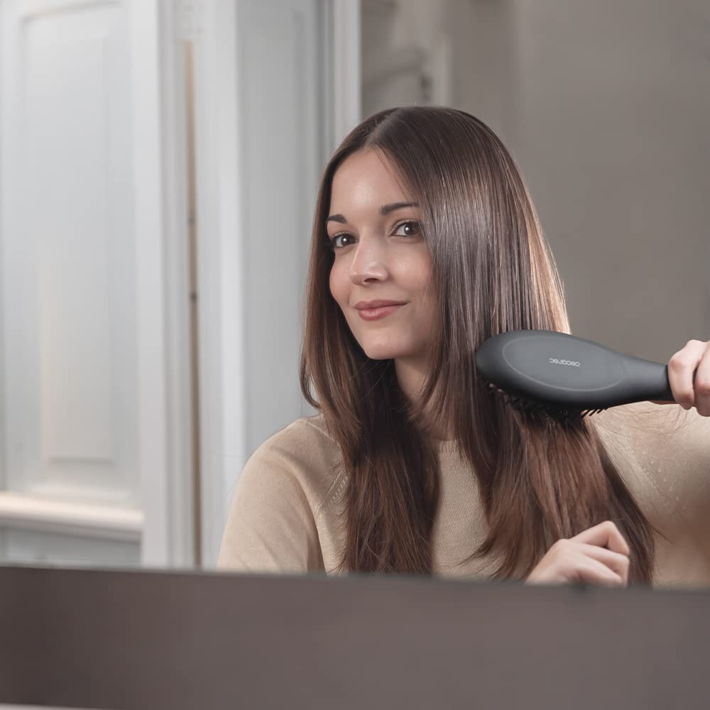 Cecotec Spazzola lisciante da viaggio InstantCare 400 Travel Brush, Rivestimento in ceramica, Temperatura massima 190º, Liscia senza togliere volume, Cavo 360º, Indicatori LED