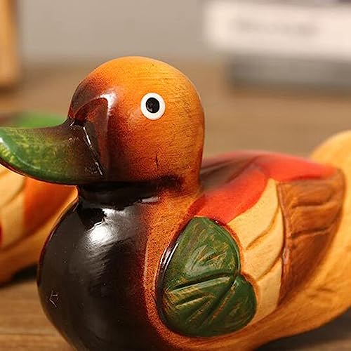 Pato mandarín de madera ideal como regalo de boda hecho a mano 4