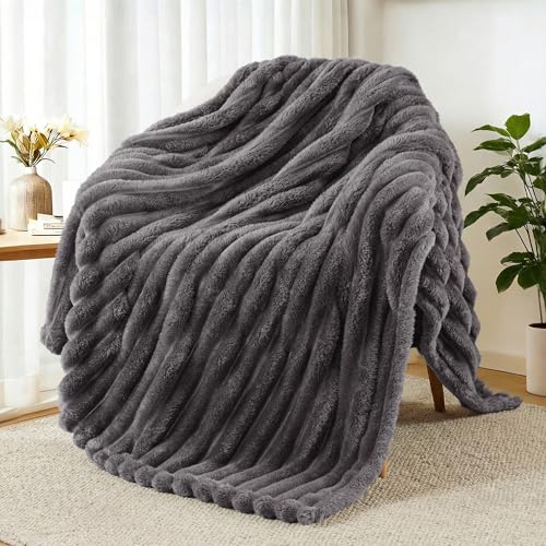Exclusivo Mezcla Fleece Throw Blanket for Couch Super Soft Striped Jacquard Bed Blanket Lightweight Fuzzy Cozy for All Seasons 50x60 Inches Dark Grey