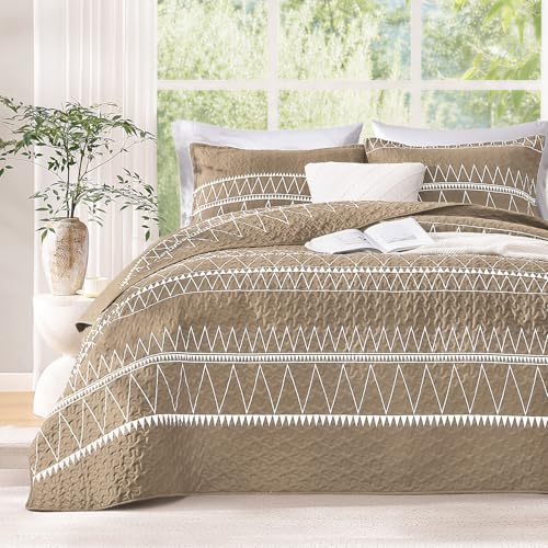 Image of Andency Taupe Quilts Queen Size, 3 Pieces Queen Quilt Bedding Set Boho Lightweight Soft Striped Bedspread for All Season (90 inchx96 inch), Printed Bohemian Polyester Reversible Coverlet Comoforter Sets