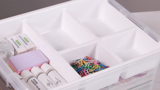 Sterilite Paquete De 48 Cajas De Almacenamiento Cuadradas Pequeñas De Plástico Transparente Con Tapa Con Bisagras, Organizador Multiusos Apilable Para Suministros De Arte Y Manualidades, Accesorios