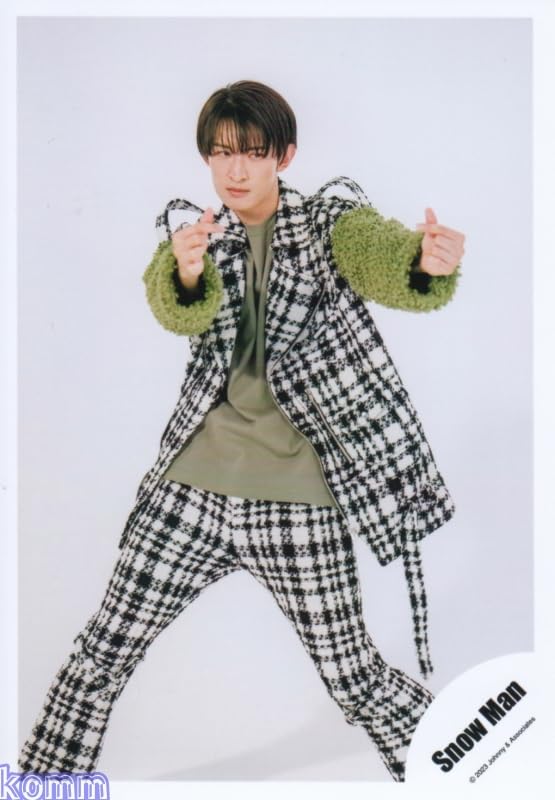Amazon.co.jp: Snow Man 公式 生 写真（向井康二）SM02746
