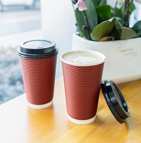 Miniatura 2 de 50 juegos de tazas de café caliente aisladas de 12 onzas con tapas, papel desechable de fácil agarre ondulado burdeos para llevar