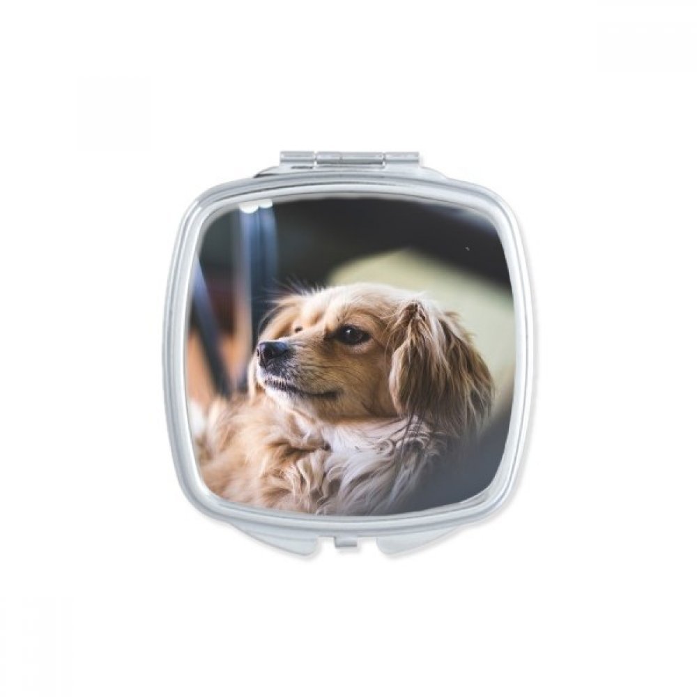 Miroir carré maquillage compact portable pour corriger son teint partout sans encombre