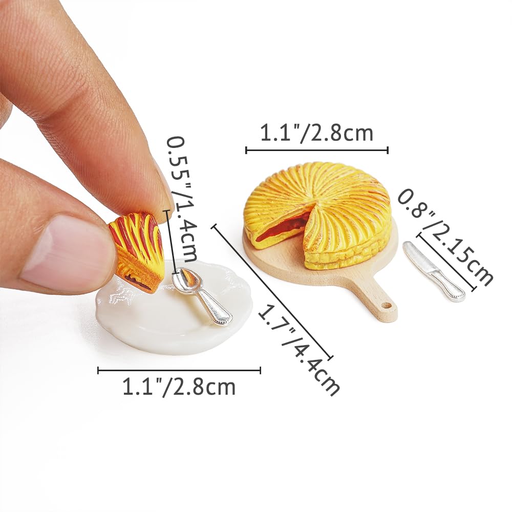 Odoria Gâteau au fromage miniature pour maison de poupée : échelle 1/12, pâtisseries avec assiettes, couverts en argenterie pour anniversaire, thé, pique-nique, mini résine alimentaire réaliste