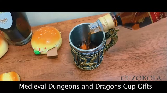 Taza medieval dragón de acero y resina 14oz miniatura 6