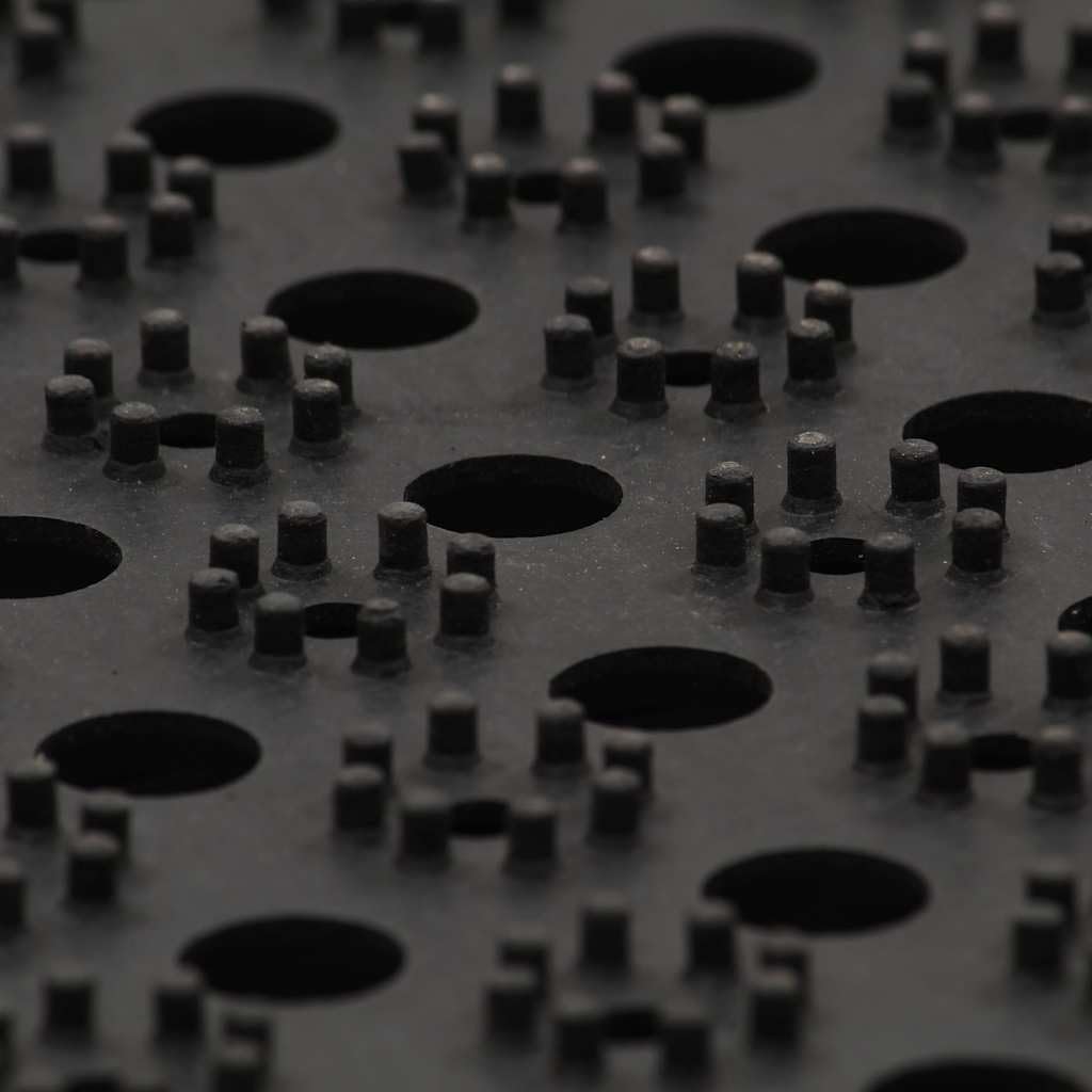Ringgummimatte 22 mm dick 100 x 200 cm schwarz aus 100% Gummi rutschfest und wetterfest als Fußmatte Schmutzfangmatte für Innen Außen Balkon Terrasse Flur Eingang und Werkstatt