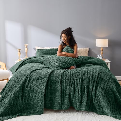 Image of Wonderful Corduroy Texture Hunter Green Quilt Set Queen - Hypoallergenic Skin-Friendly Soft Plush Velvety Touch Bedspread, Classic Vertical Striped Lightweight Coverlet for All Season, 106 inchx94 inch