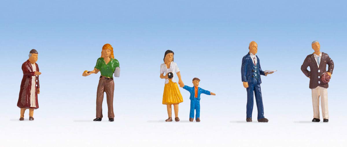 Noch 15481 HO/OO Gauge Pedestrians Figures