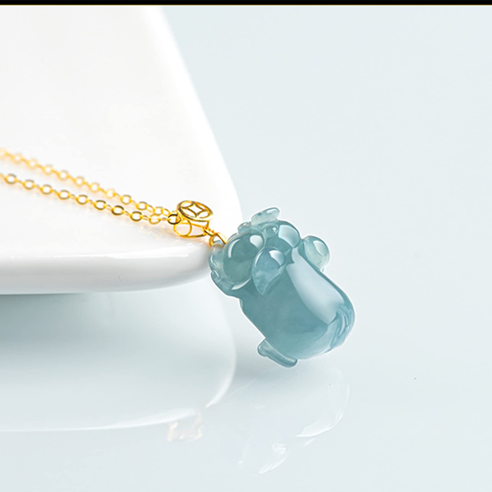 Amazon.co.jp: 天然エメラルド 干支 豚 ペンダント 風水 富 中国 古代 コイン レディース ラッキー チャーム ネックレス お守り  繁栄 お金 幸運 友情 卒業 日 ギフト 2022年 ペンダント (Size : Pendant) : ファッション