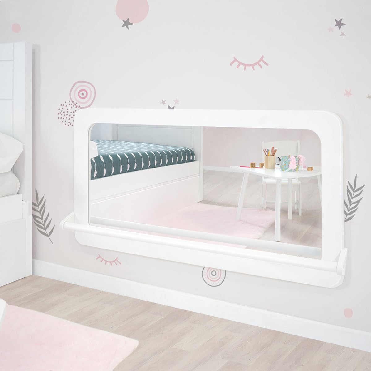 Bainba Espejo Montessori con Barra Blanco para Bebé | Cristal Irrompible de Seguridad | Evolutivo con 3 Alturas Ajustables | para Bebes y niños | 112 x 60 cm | Hecho en España | Fijación en la Pared