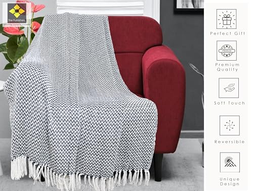 Image of Chevron 78x60 Inch Reversible Cotton Throw Blanket with Tassels| Blanket for Living Room, Sofa, Bed, Chair, Picnic & Used for Gift | Black Narrow Chevron, Size - 200x150 Cm