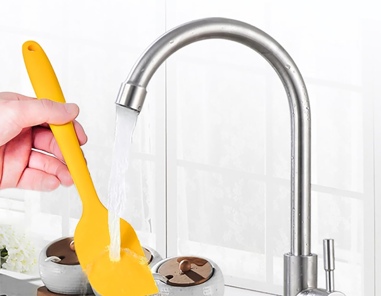 Silikonowe szpatułki zestaw 11 przyborów kuchennych z żelaznym uchwytem do pieczenia, gotowania i mieszania, szpatułki do gotowania, nieprzywierające naczynia, bezszwowe i elastyczne, nadają się do mycia w zmywarce (żółte)